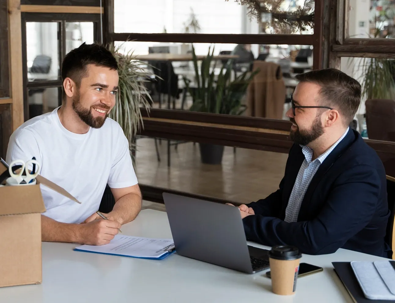 uploads/blogs/1764244200_imgi_21_6911a17248a3ed3ed109b37a_Business Insurance.webp